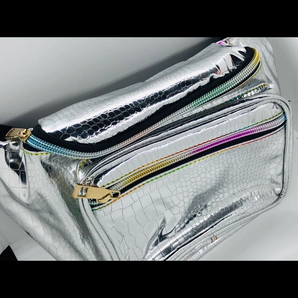 Metallic Fanny - Picture 7 of 7